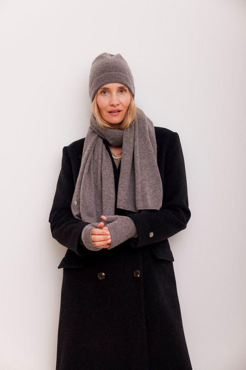Beta Studios Aja Long Scarf Accessories Cashmere Mole