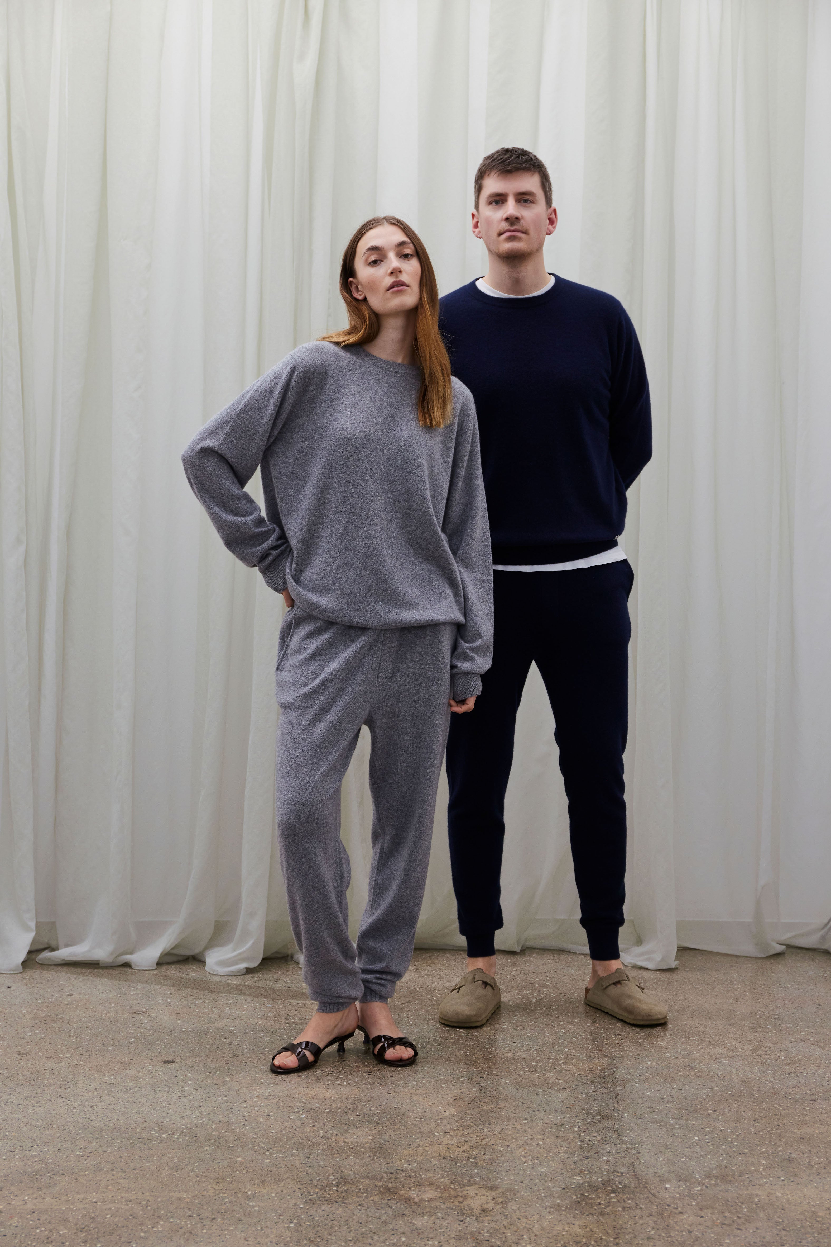 Beta Studios Carl O-neck cashmere Cashmere Tops Navy