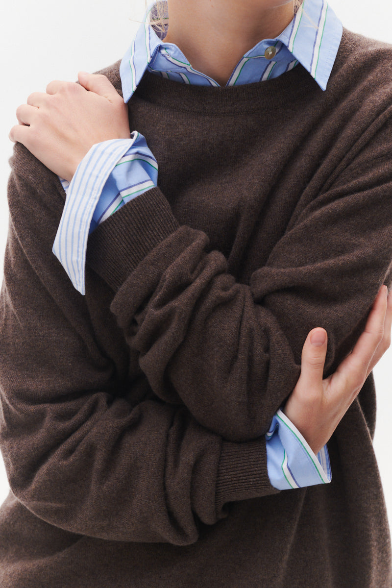 Beta Studios Carl O-neck cashmere Cashmere Tops Walnut