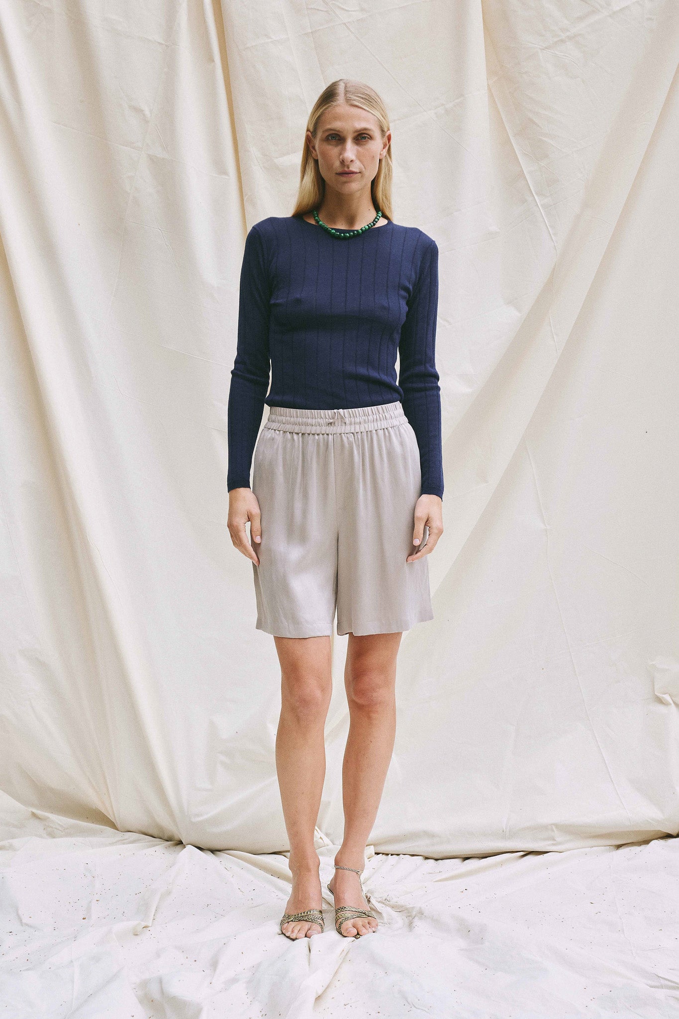 Beta Studios Fro Shorts Shorts Grey Sand