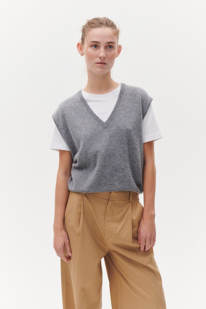 Beta Studios Martha Vest Cashmere Tops Grey Melange