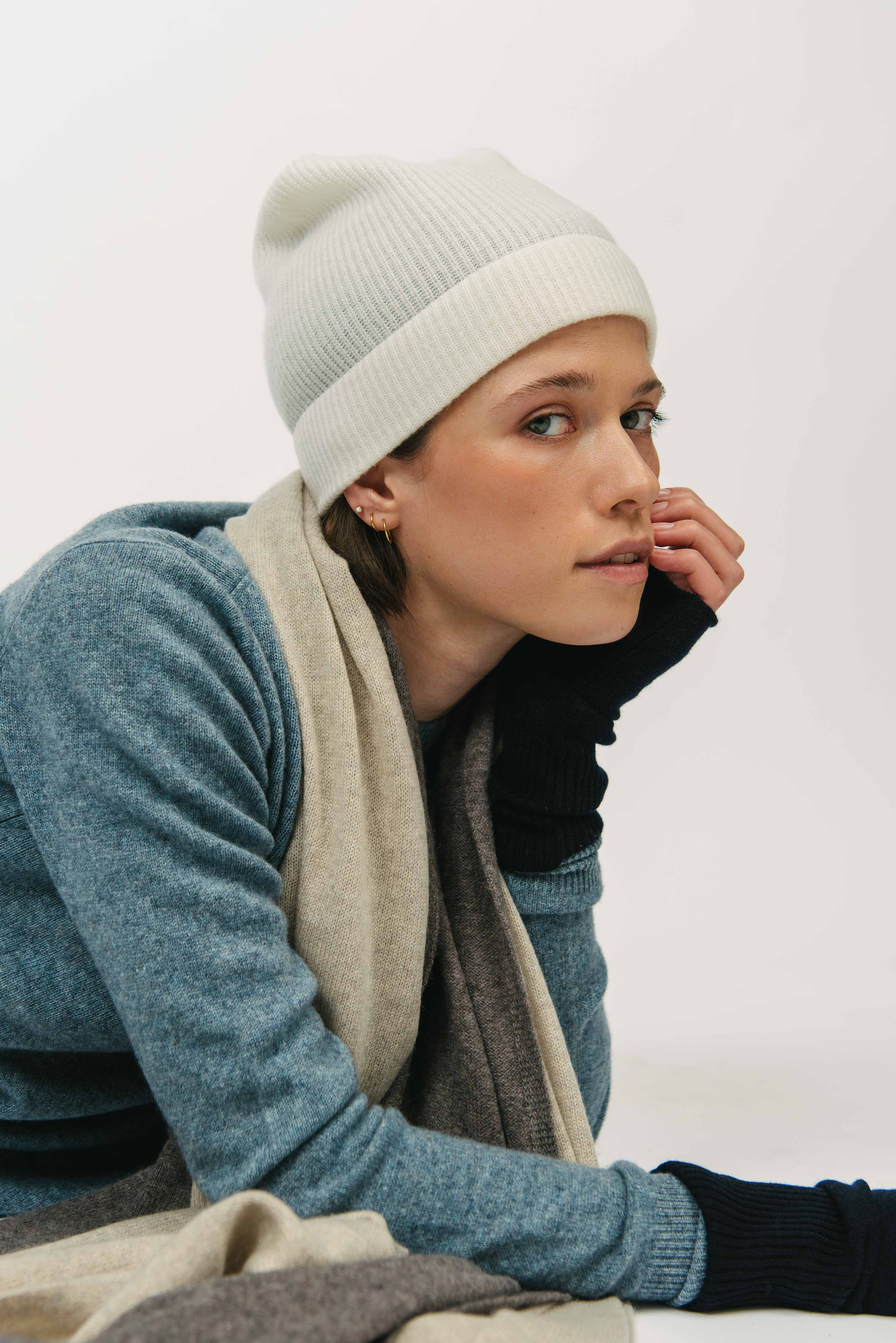 Beta Studios Hue Solid Cashmere Accessories Cashmere Navy