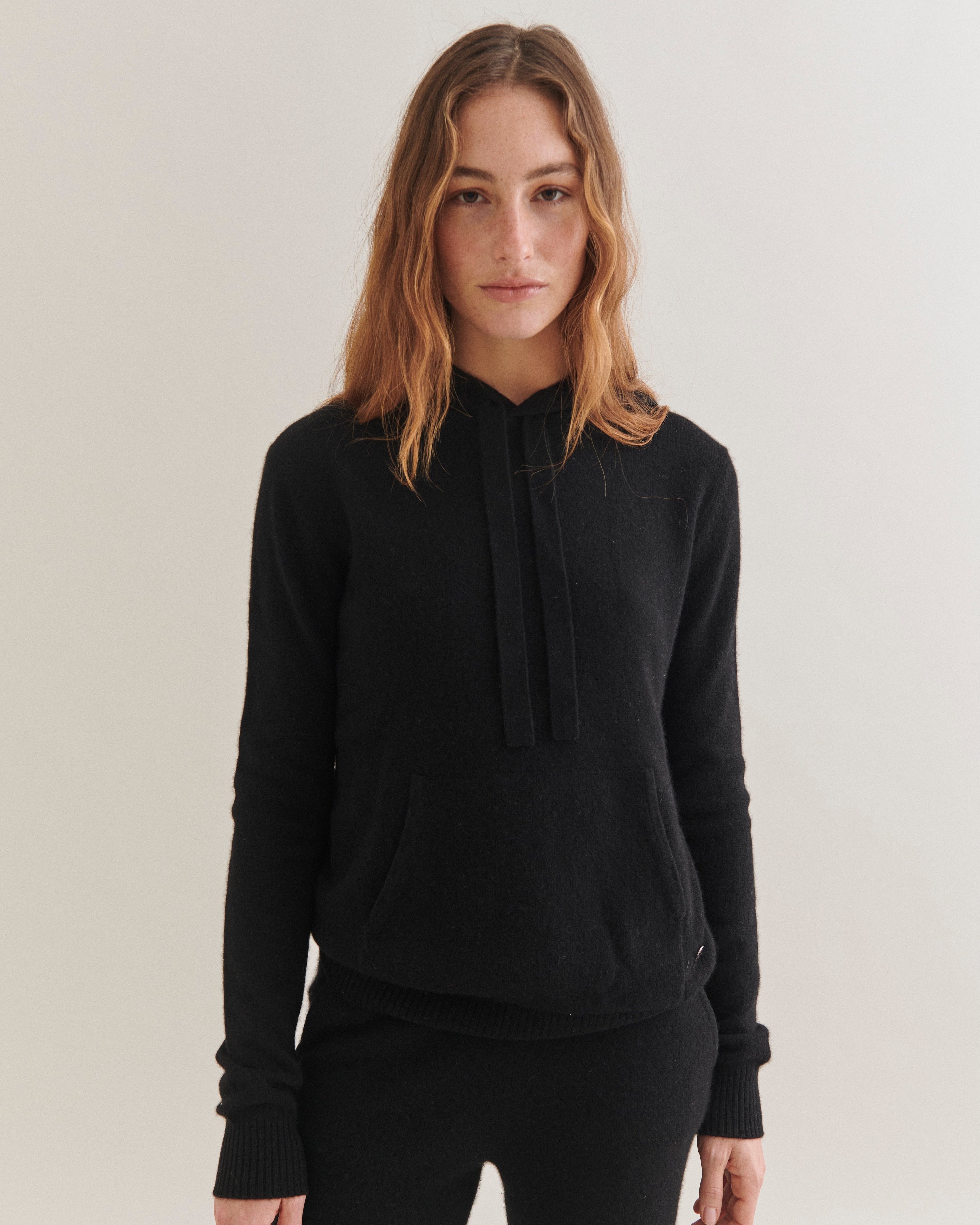 Beta Studios Adele Hoodie Cashmere Tops Black