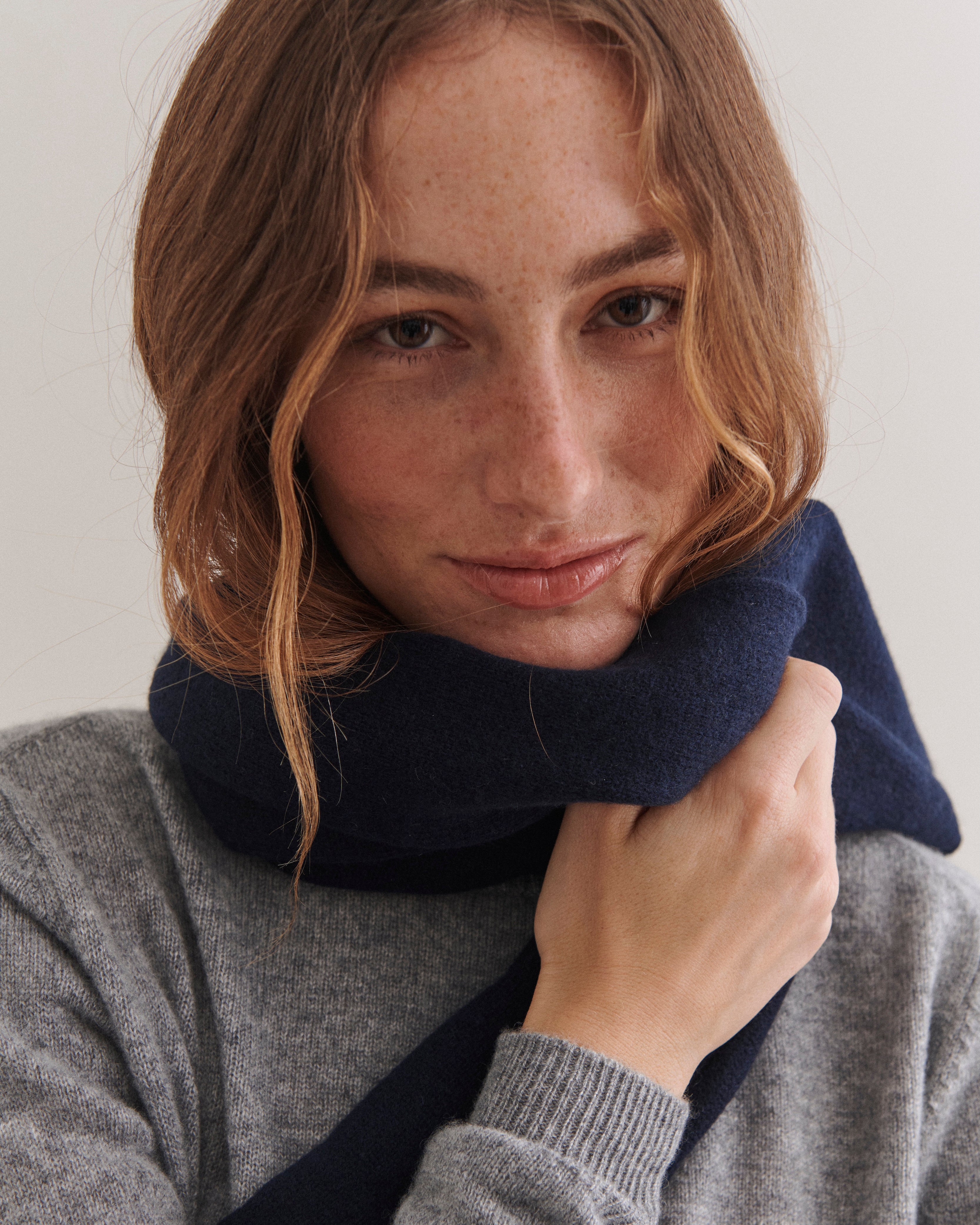 Beta Studios Aja Long Scarf Accessories Cashmere Navy