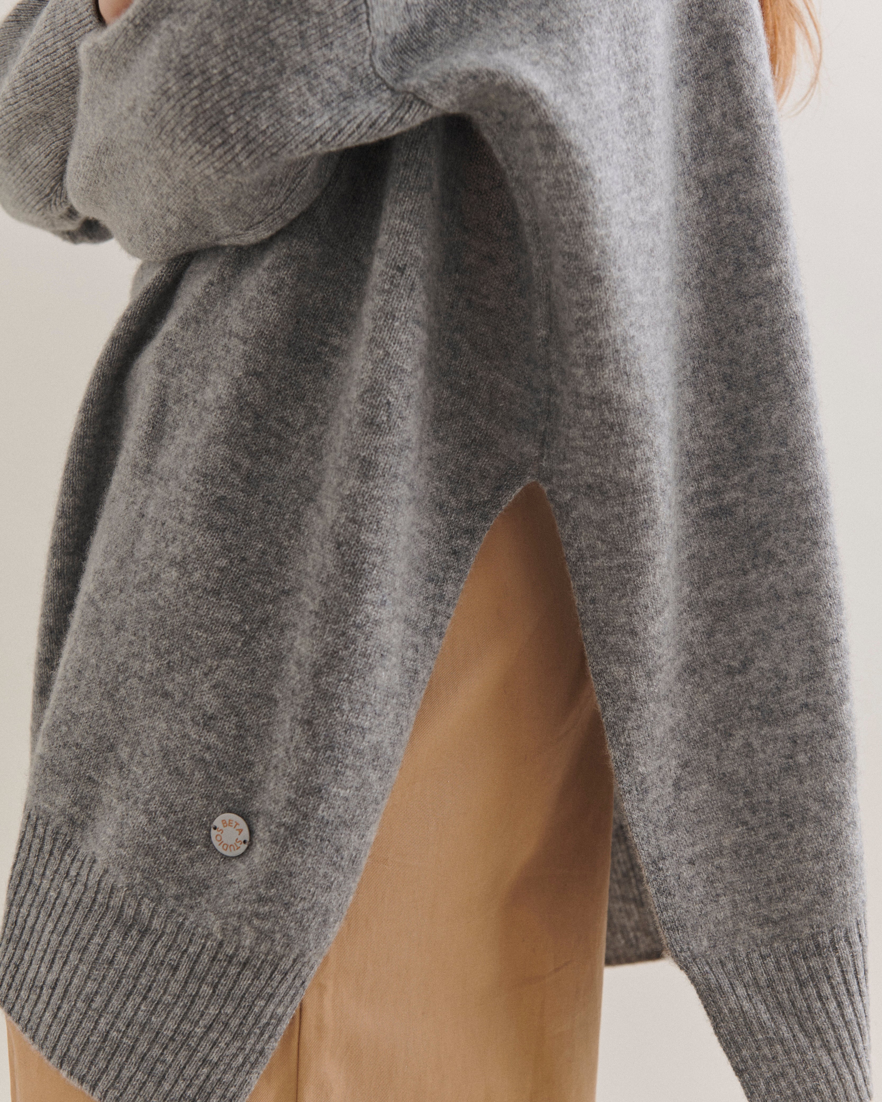 Beta Studios Berta Oversize O-neck top Cashmere Tops Grey Melange