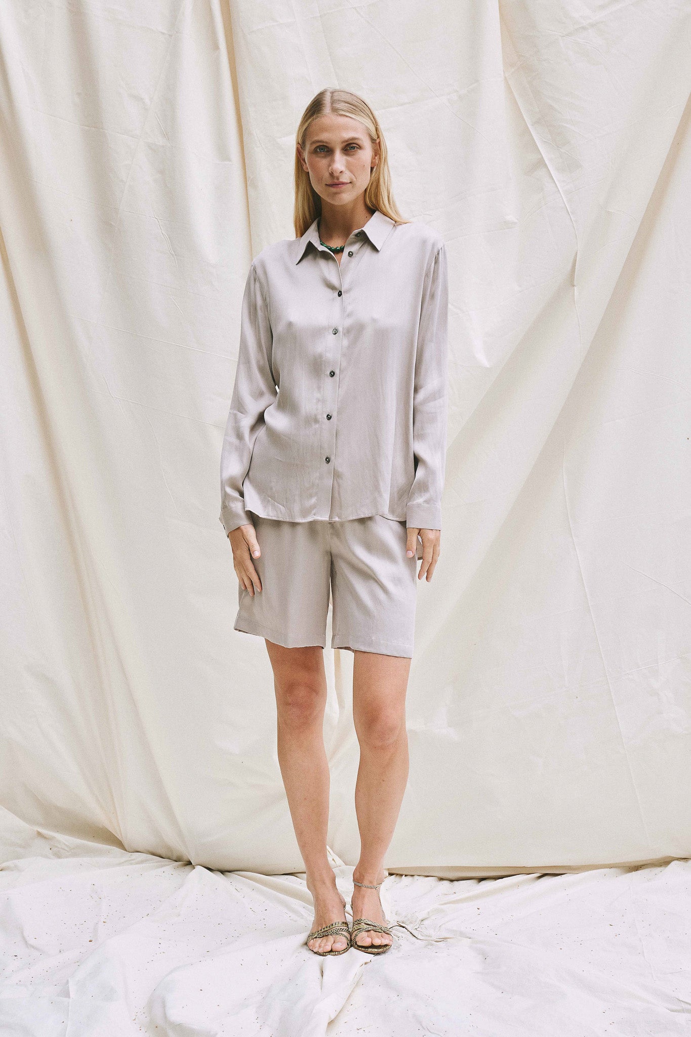 Beta Studios Flora Shirt Shirt Grey Sand