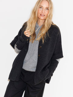 Kristel Short Cape - Pepper