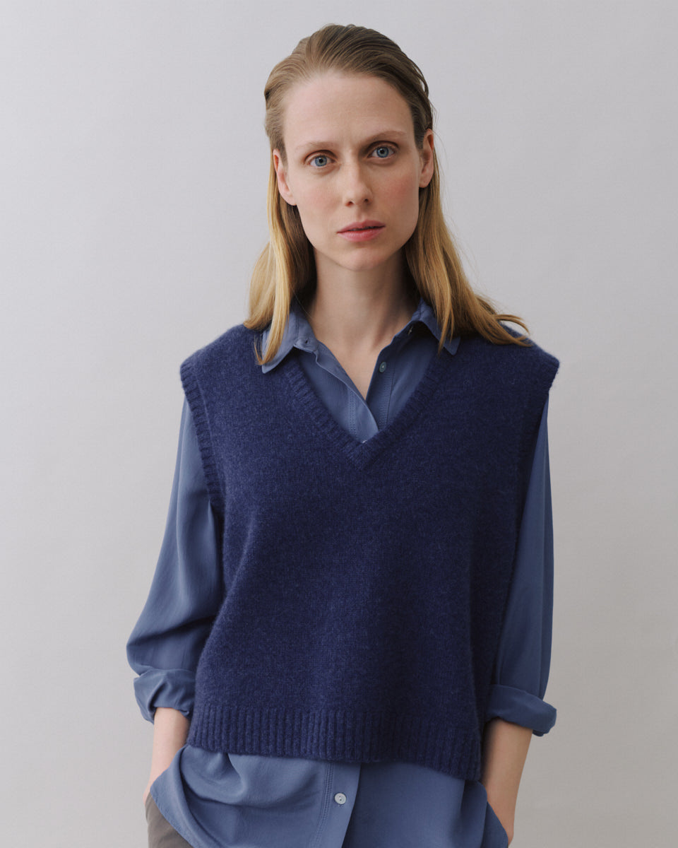Beta Studios Ninka Vest Cashmere Vest Indigo